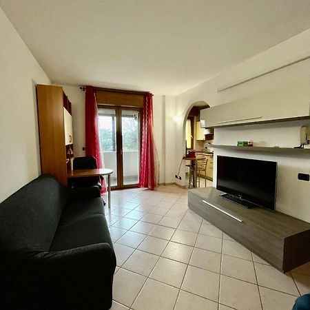 Pm 2 Via De Gasperi Guest House Rozzano Exteriör bild